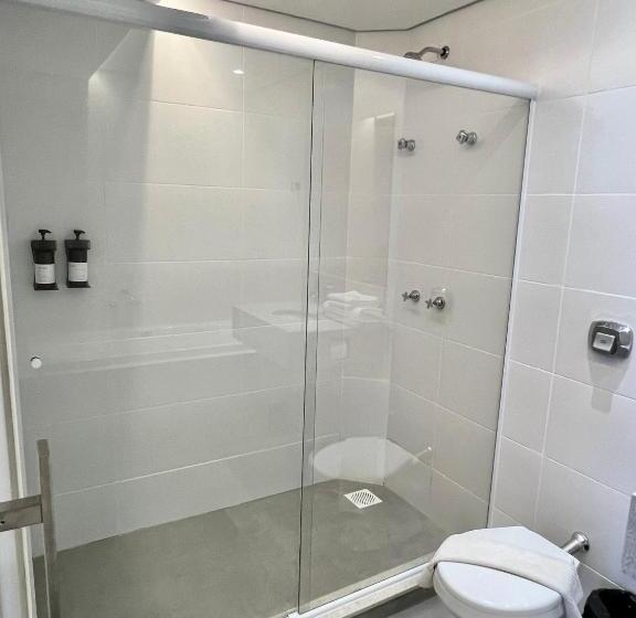 סוויטה משפחתית, Cris