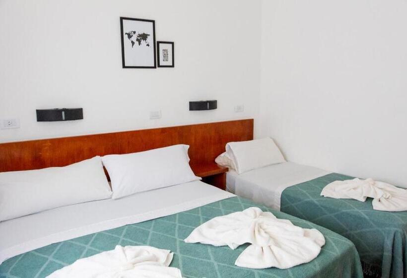 חדר סטנדרט לשלושה, Ramos Mejía