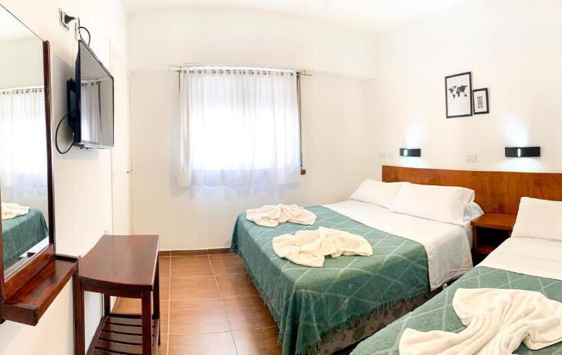 חדר סטנדרט לשלושה, Ramos Mejía