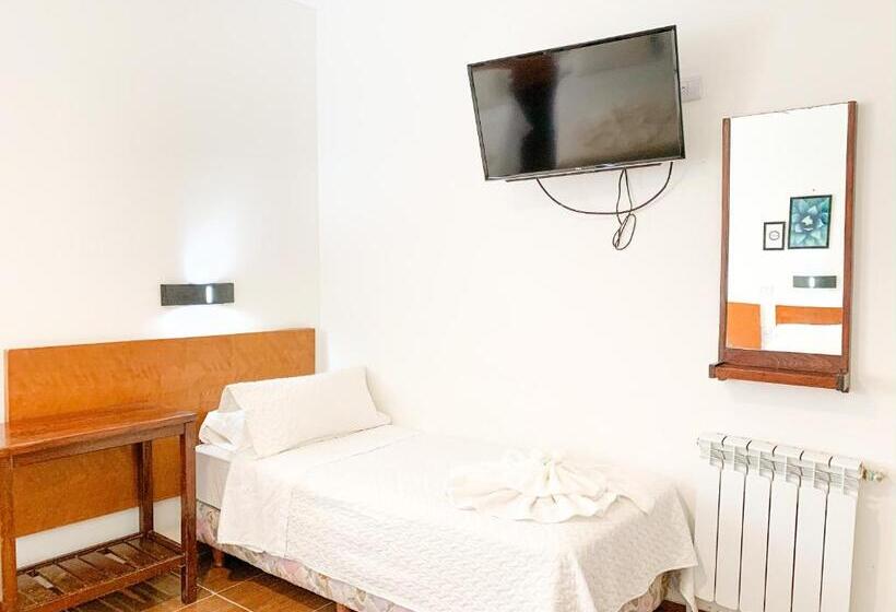 חדר סטנדרט לארבעה, Ramos Mejía