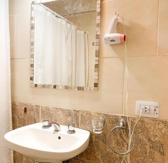 标准单人间, Ramos Mejía