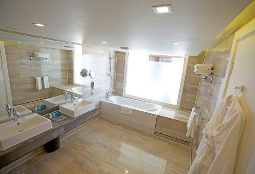 سوییت اجرایی, Sunrise Montemare Resort Grand Select