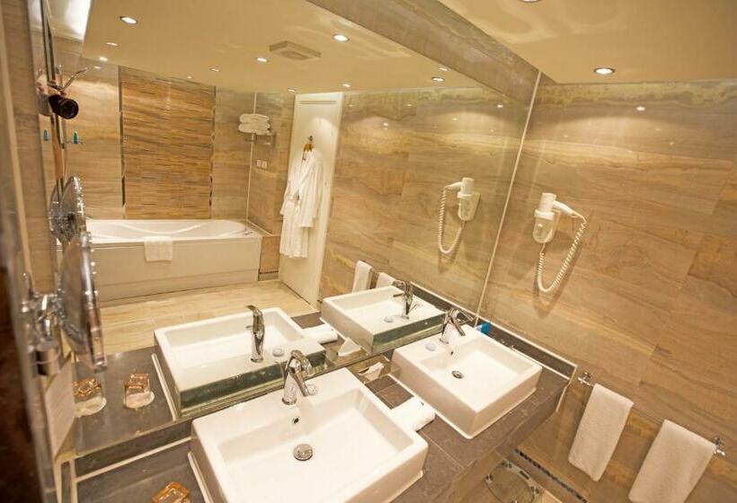 سوییت لوکس, Sunrise Montemare Resort Grand Select