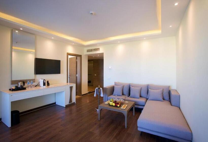 سوئیت کلاب, Sunrise Montemare Resort Grand Select
