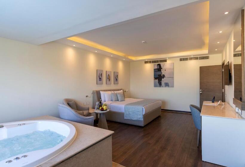 سوئیت کلاب, Sunrise Montemare Resort Grand Select