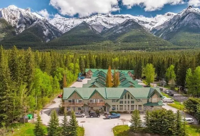 Talo 2 Makuuhuonetta, Banff National Park Wood Lodge