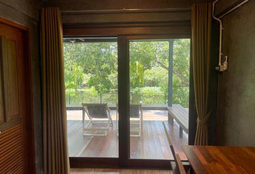 غرفة قياسية سرير كينج, Banmai87 Guest House บ้านไม้87 เกสต์เฮ้าส์