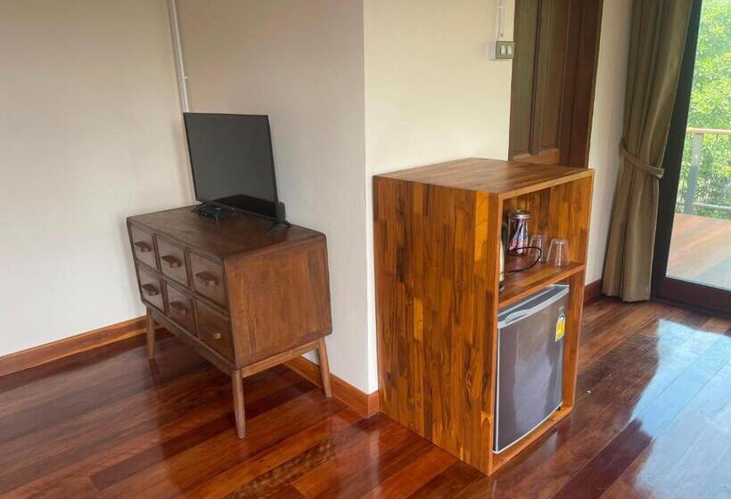 غرفة قياسية سرير كينج, Banmai87 Guest House บ้านไม้87 เกสต์เฮ้าส์