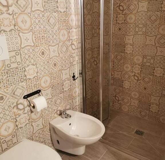 חדר סטנדרט לשלושה, Italians B&b Luxury Suite