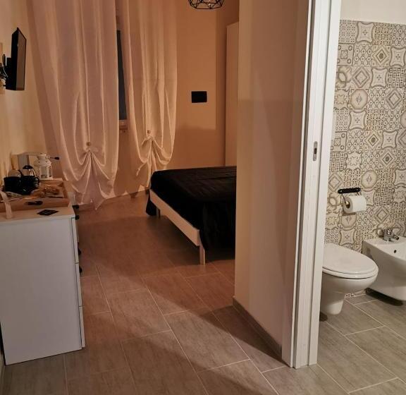 Номер Стандарт Трехместный, Italians B&b Luxury Suite