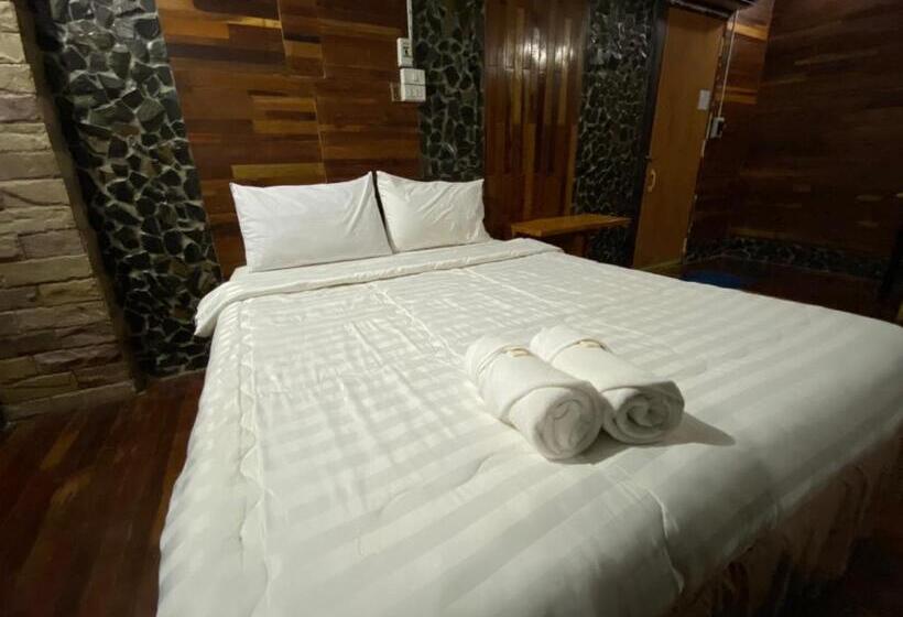 Студия Deluxe, โรงแรมภูน้ำฟ้า Phunumfha Hotel ชุมแพ