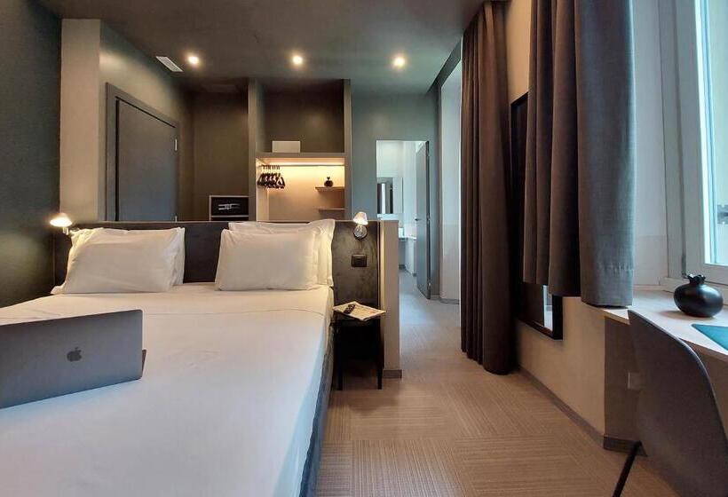 اتاق راحتی, Vico Fashion District