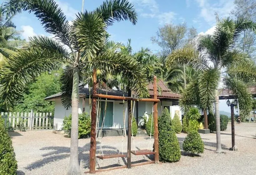 スタンダードバンガロー, Lung Pod 9 Resort