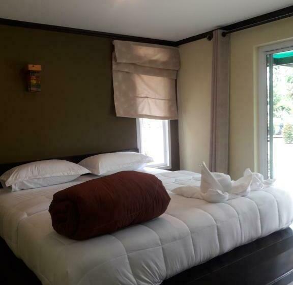 بنجلو قياسى, Lung Pod 9 Resort