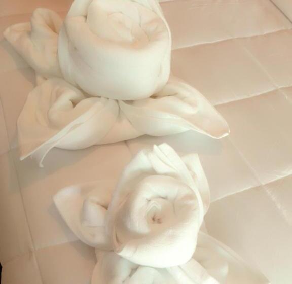 بنجلو قياسى, Lung Pod 9 Resort