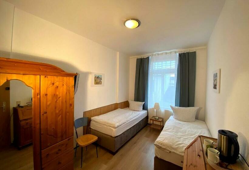 غرفة إقتصادية, Budget Pension Plauen