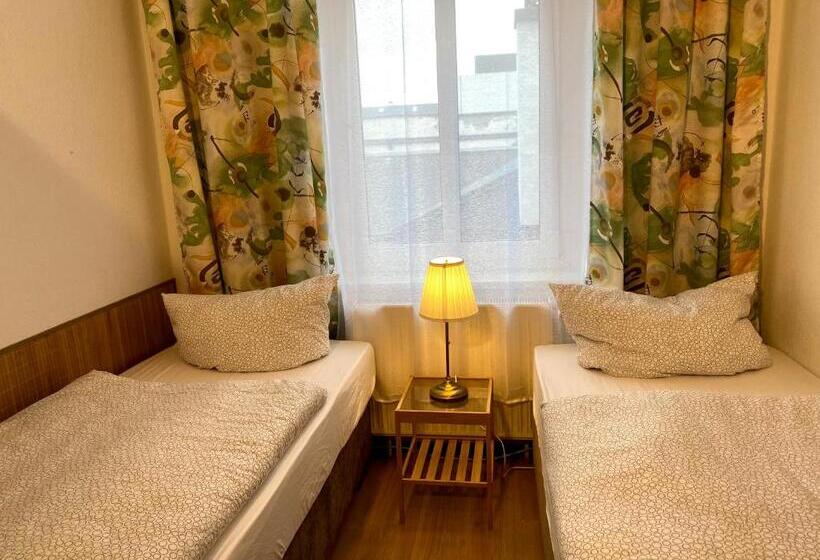 غرفة إقتصادية, Budget Pension Plauen