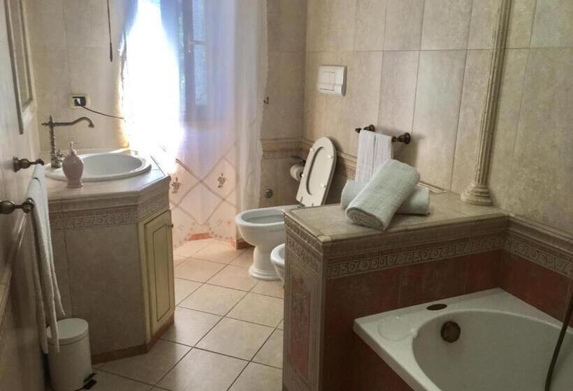 חדר סטנדרט לשלושה, B&b La Pietra