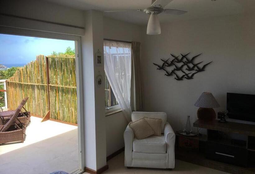 سوییت با چشمانداز دریا, Chez Monsieur