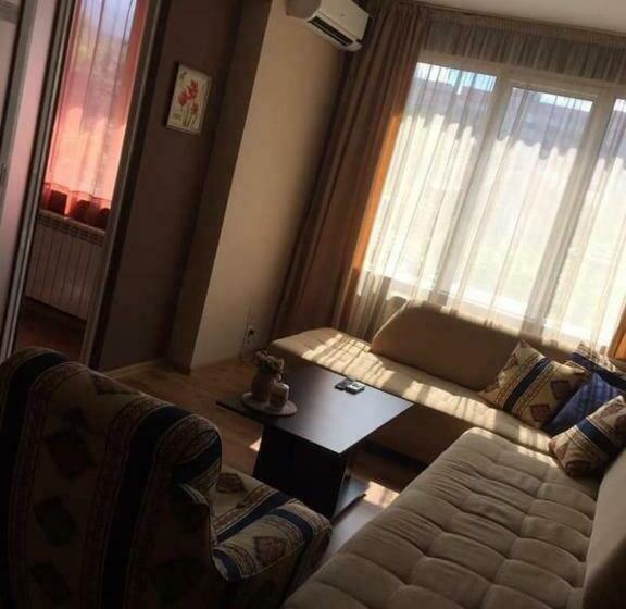 آپارتمان 1 خوابه, ахат  къща за гости