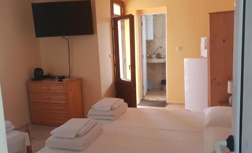 חדר סטנדרט לשלושה עם טרסה, свети никола