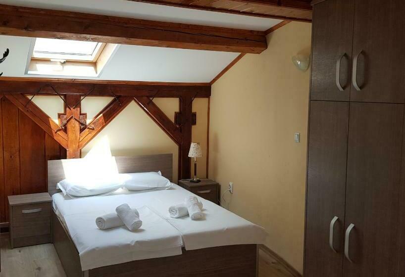 شقة غرفتين, часовника