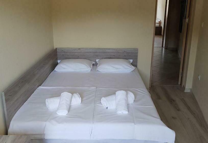 شقة غرفتين, часовника