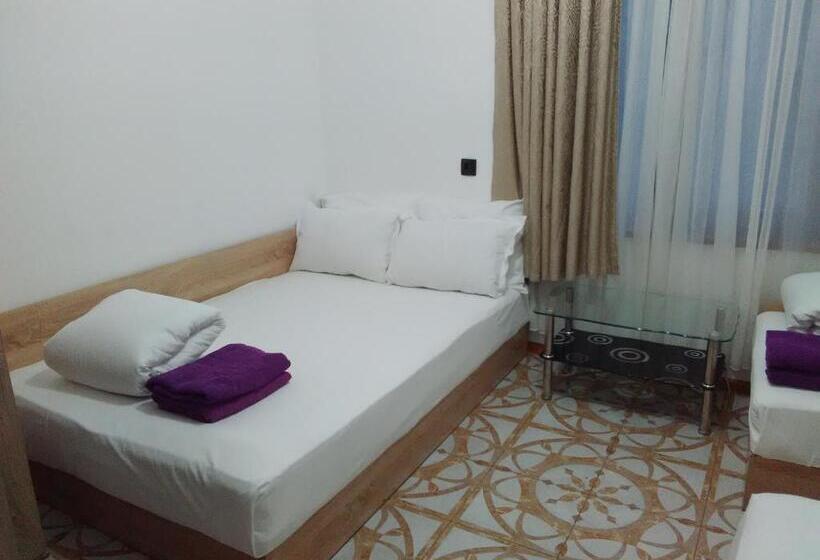 חדר אקונומי לשלושה, стаи за гости калина и милан