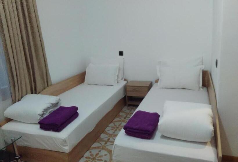 חדר אקונומי לשלושה, стаи за гости калина и милан