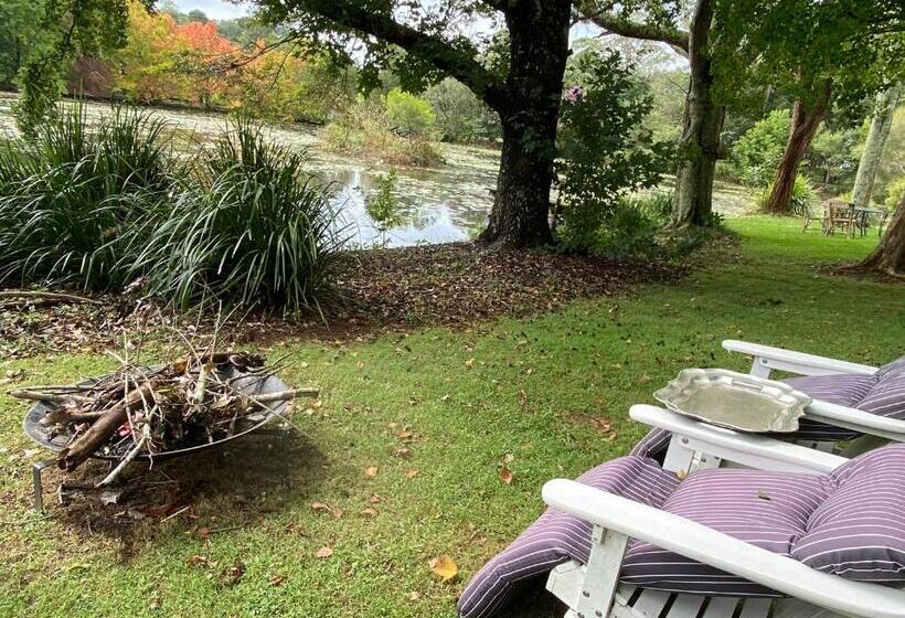 استودیوی لوکس, Maleny Lake Cottages