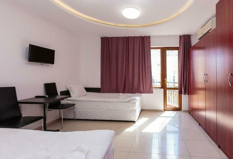 バス共有のスタンダードルーム, стаи за гости хан крум