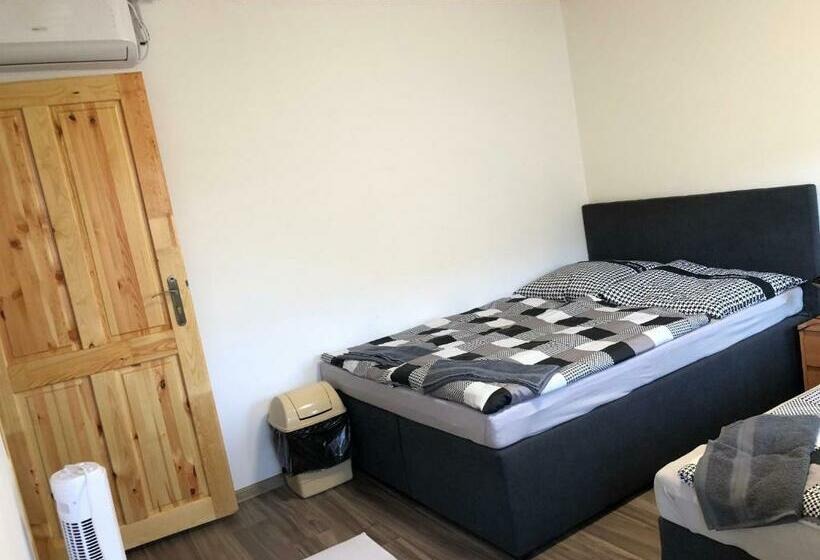 غرفة عائلية, Penzion Zaječský šenk