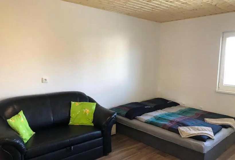 Perhehuone, Penzion Zaječský šenk