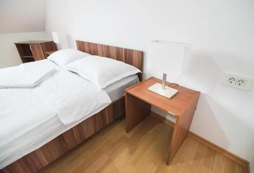 マウンテンビュースタンダードルーム, Transylvania Guest House