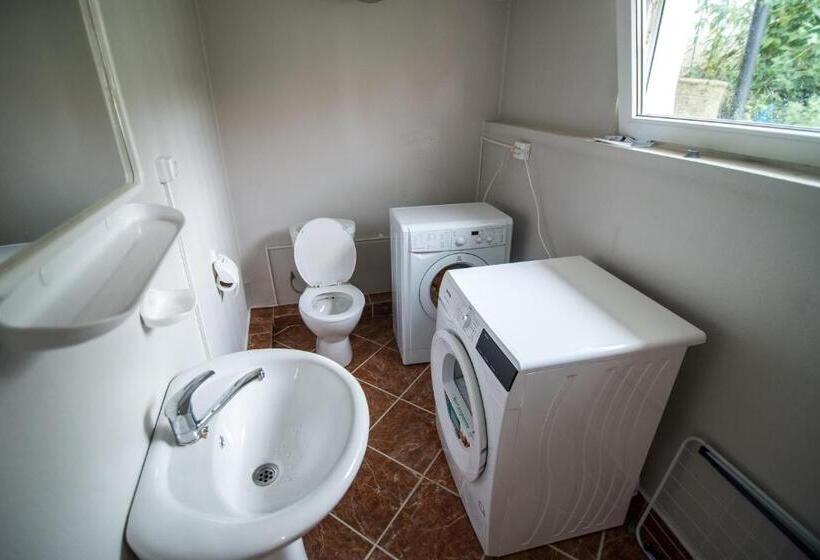 חדר אקונומי, Transylvania Guest House