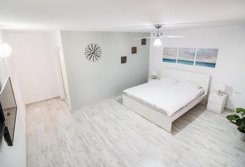 חדר סטנדרט עם מיטת קינג, Transylvania Guest House