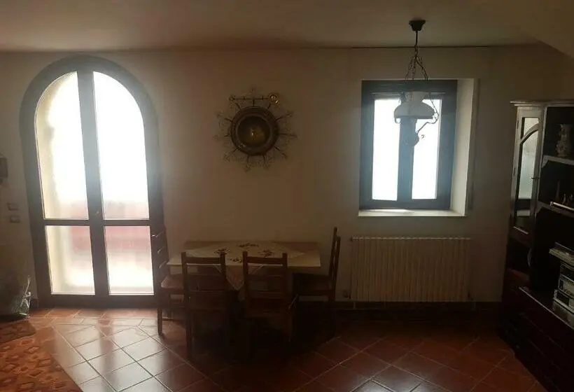 اتاق لوکس, La Casa Blanca