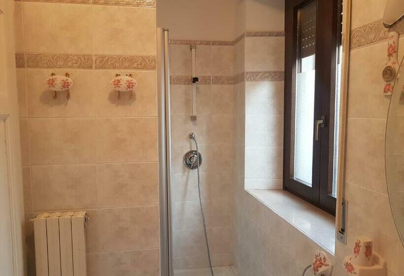 デラックスルーム, La Casa Blanca