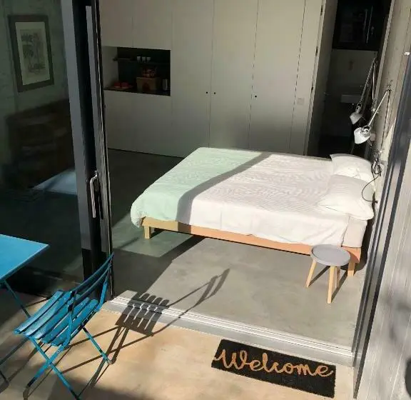 اتاق لوکس با چشم‌انداز باغ, Da La Babi B&b