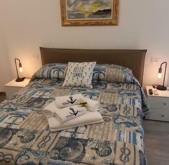 اتاق لوکس با بالکن, Alex Room