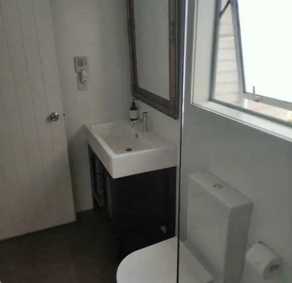 اتاق لوکس, Castor Bay Homestay