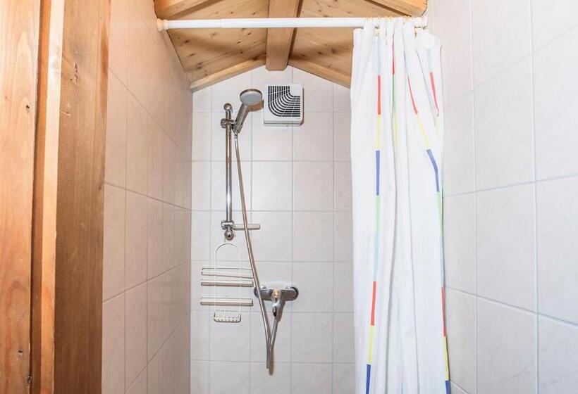 اتاق استاندارد چهارنفره با سرویس بهداشتی مشترک, Hocheckhuette On Top Of The Kitzbuehel Hahnenkamm Mountain