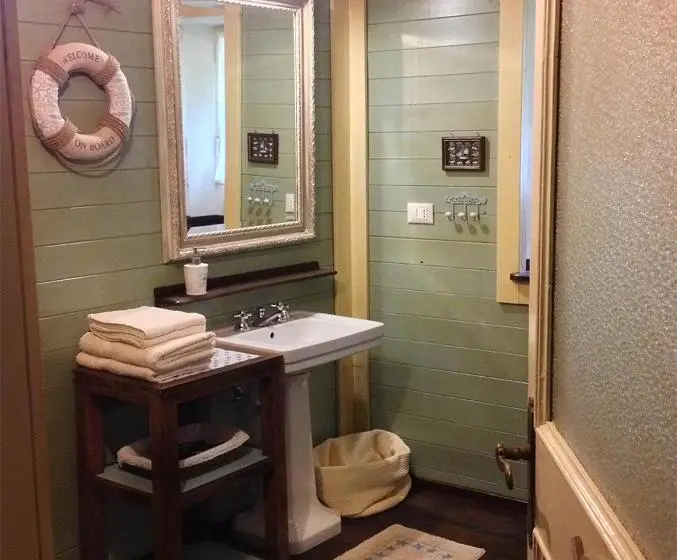 デラックスルーム, B&b Rossociliegia