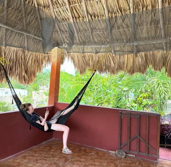 اتاق استاندارد با تراس, Black Jaguar Hostel