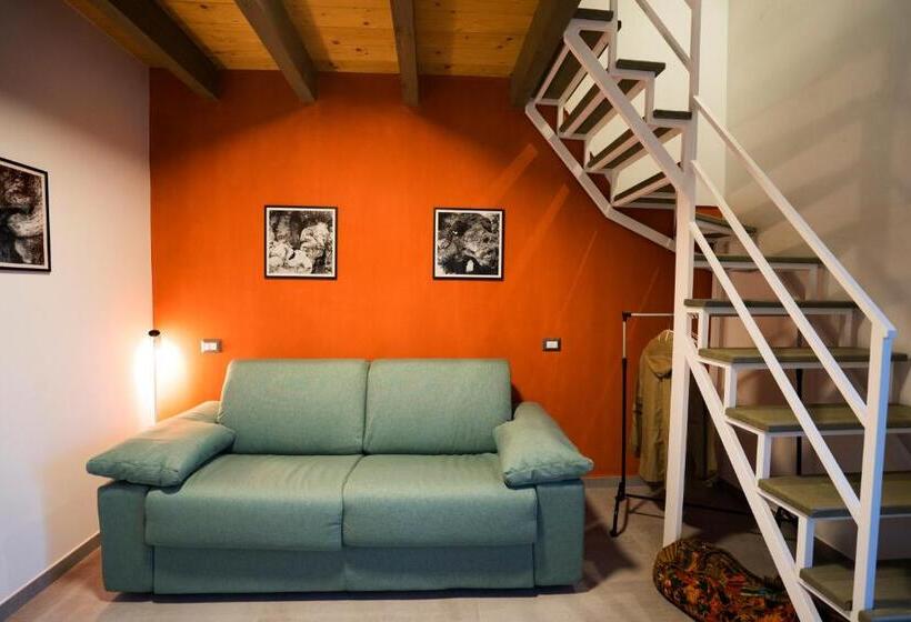سوییت, La Casa Di Raffaele