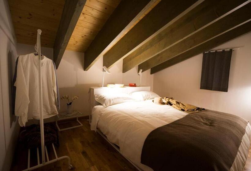 سوییت, La Casa Di Raffaele