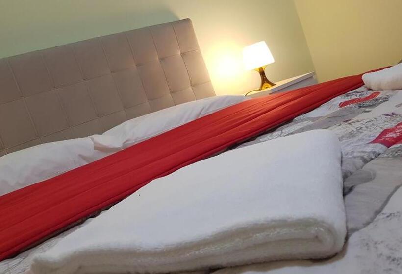 اتاق استاندارد با سرویس بهداشتی مشترک, Nirvana House Pisa