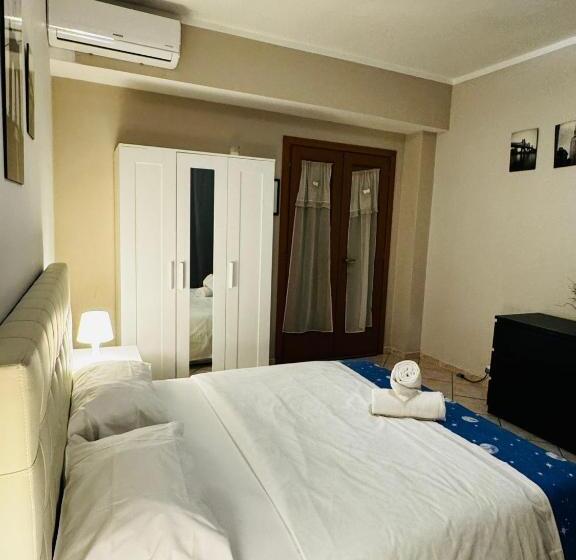 اتاق استاندارد با تخت بزرگ, Nirvana House Pisa