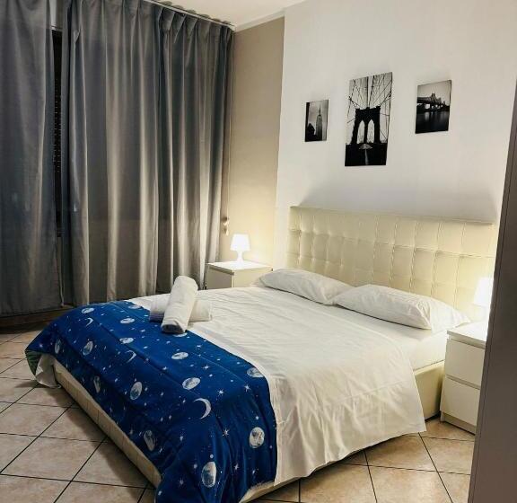 اتاق استاندارد با تخت بزرگ, Nirvana House Pisa