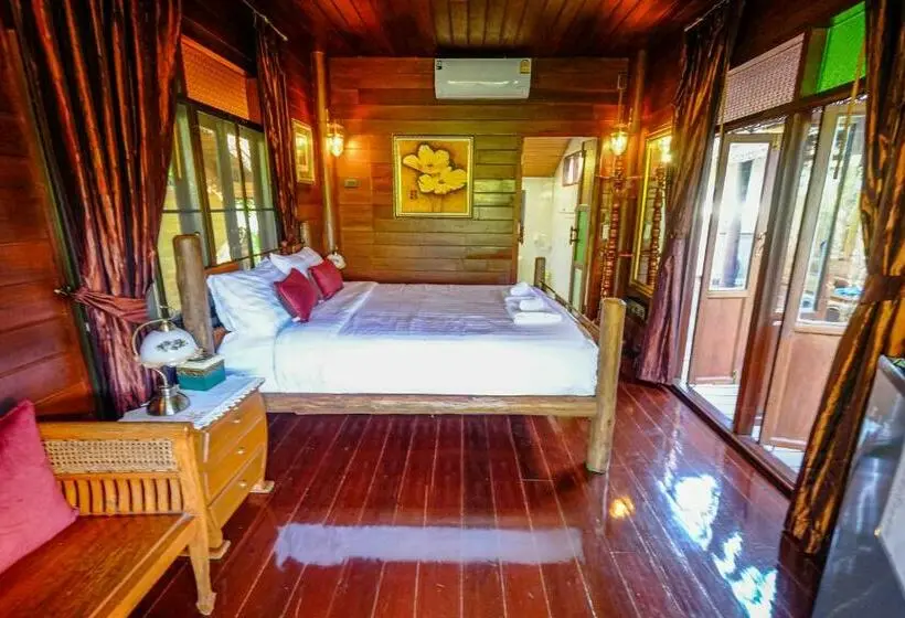 キングサイズベッドのスタンダードルーム, Rommai Villa Chiang Rai